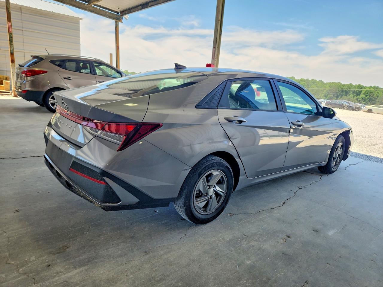 2024 HYUNDAI ELANTRA SE — снимка 3