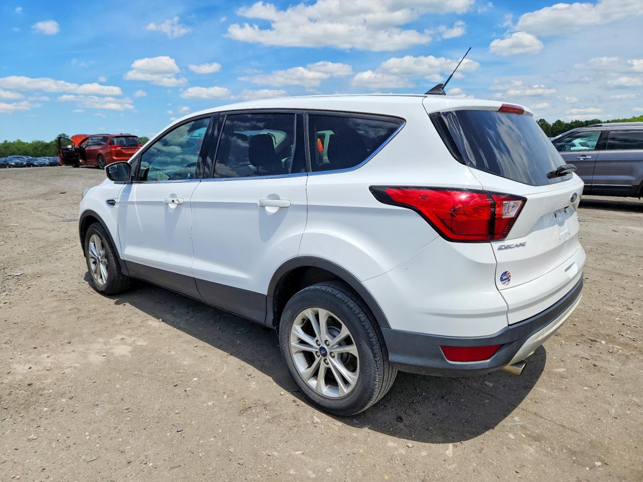 2019 FORD ESCAPE SE — снимка 2