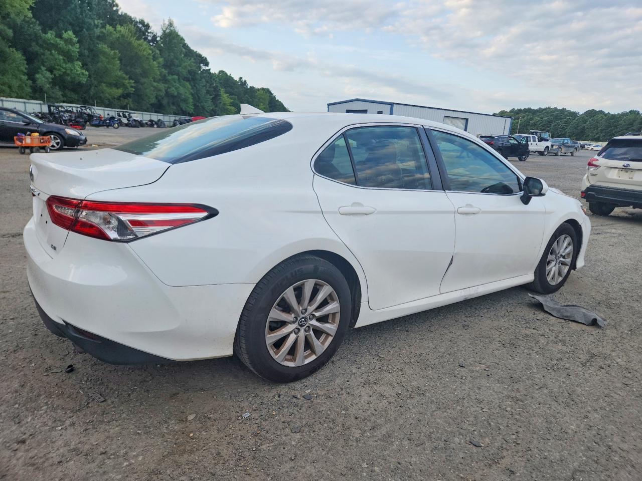 2020 TOYOTA CAMRY LE — снимка 3