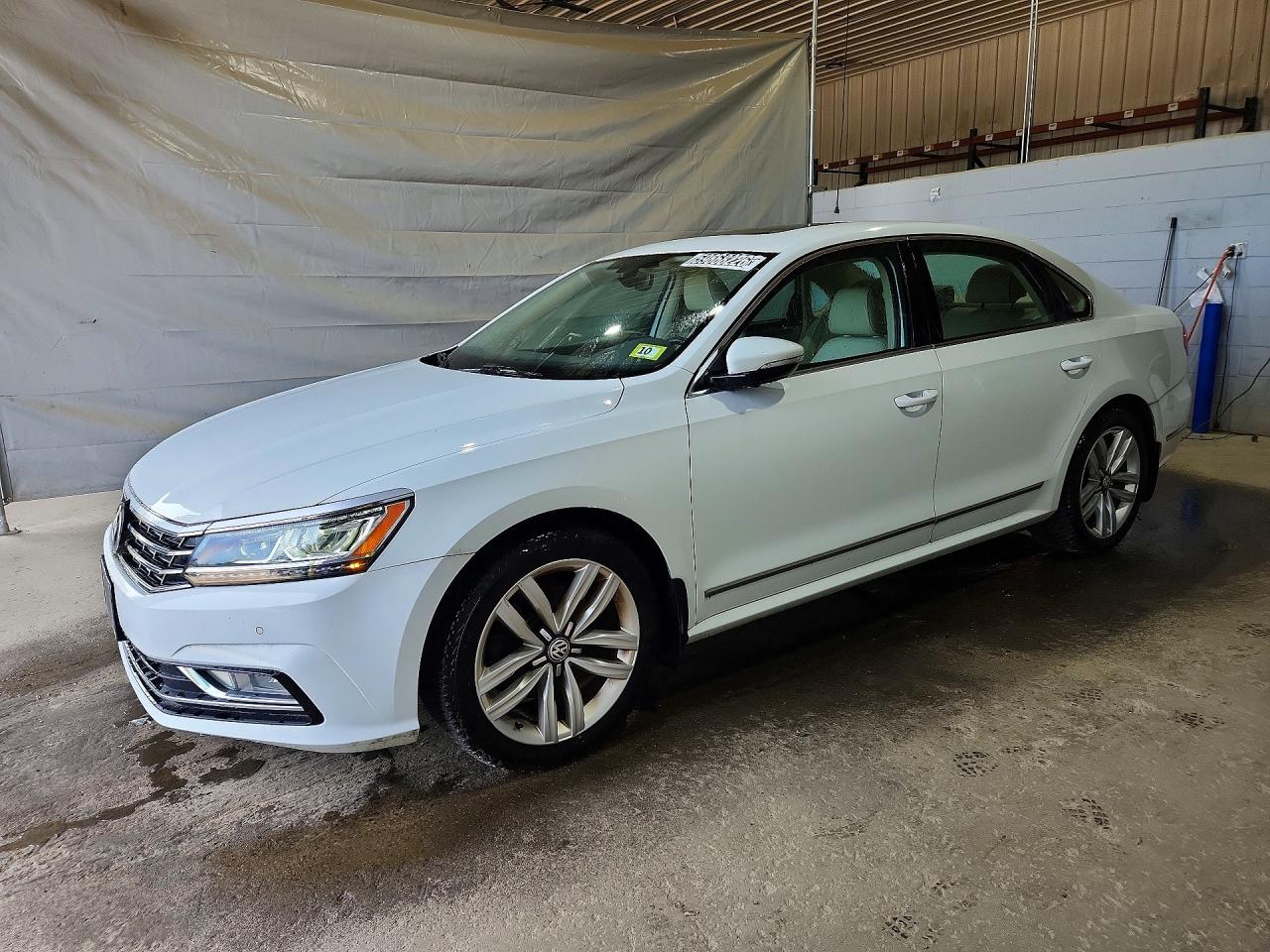 2017 VOLKSWAGEN PASSAT SE