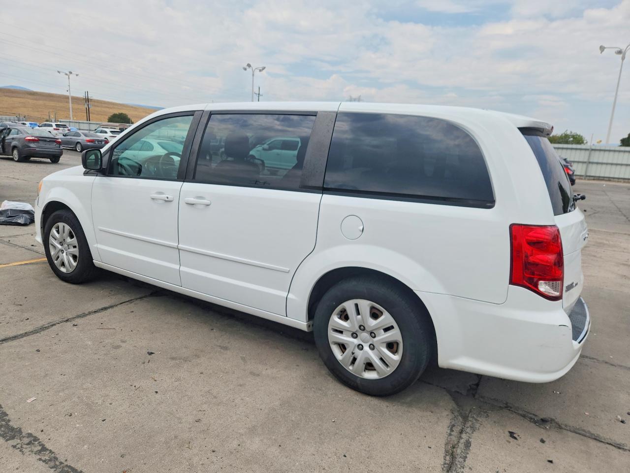 2016 DODGE GRAND CARAVAN SE — снимка 2