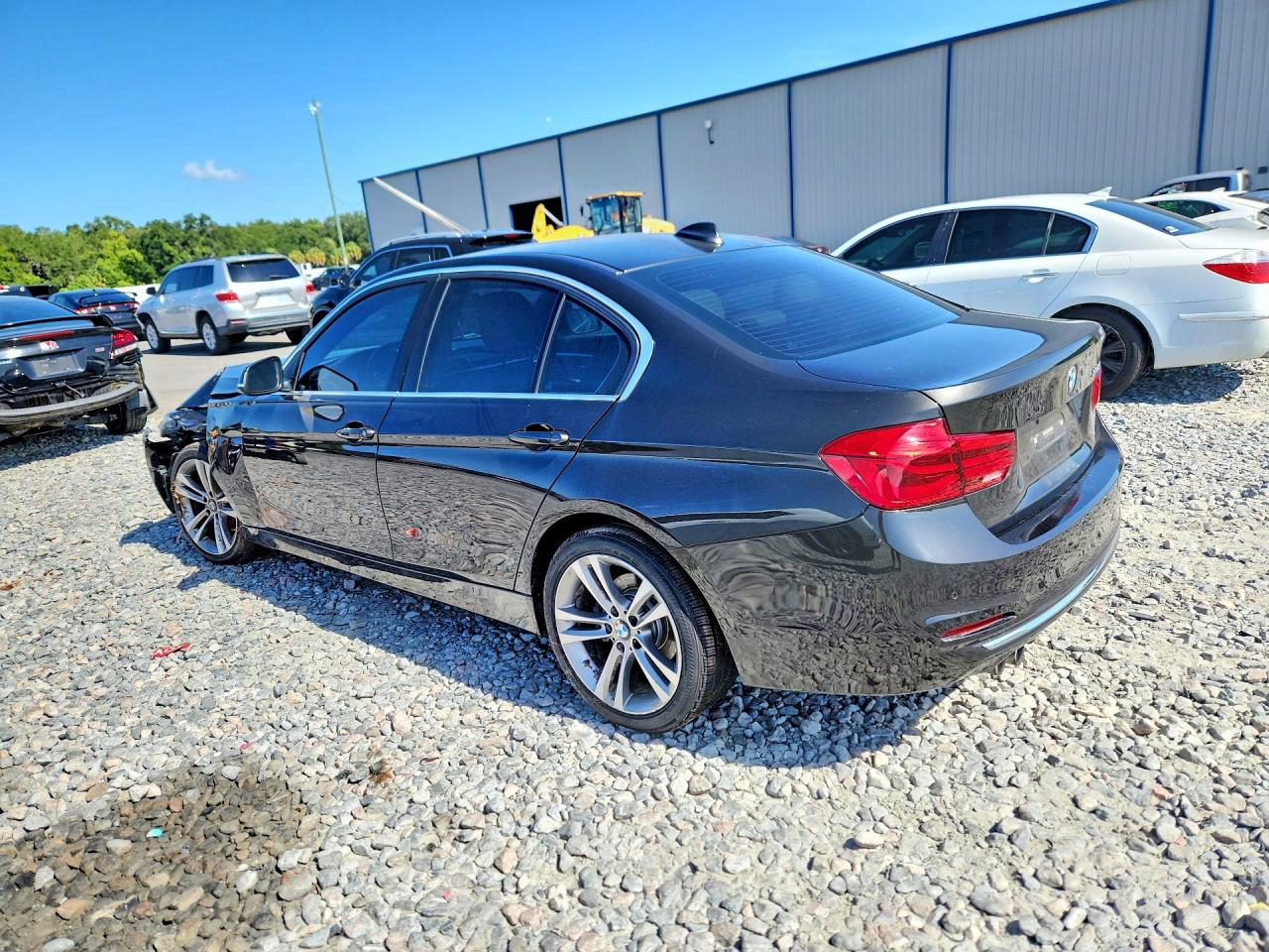 2017 BMW 330 I — снимка 2