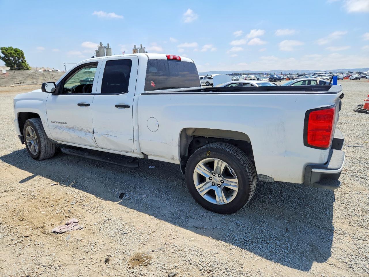 2017 CHEVROLET SILVERADO C1500 CUSTOM — снимка 2