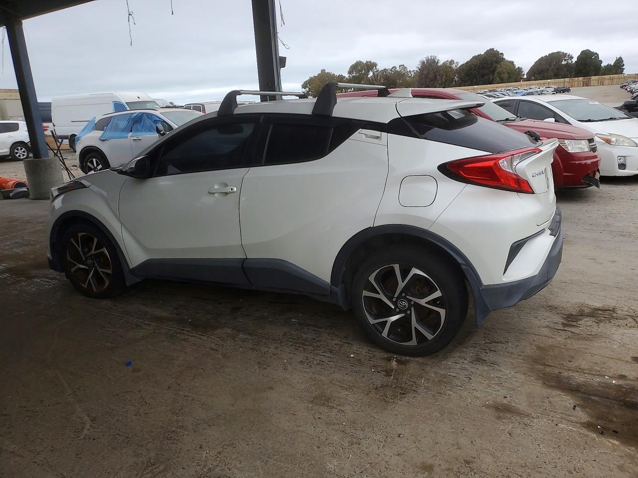 2018 TOYOTA C-HR XLE — снимка 2