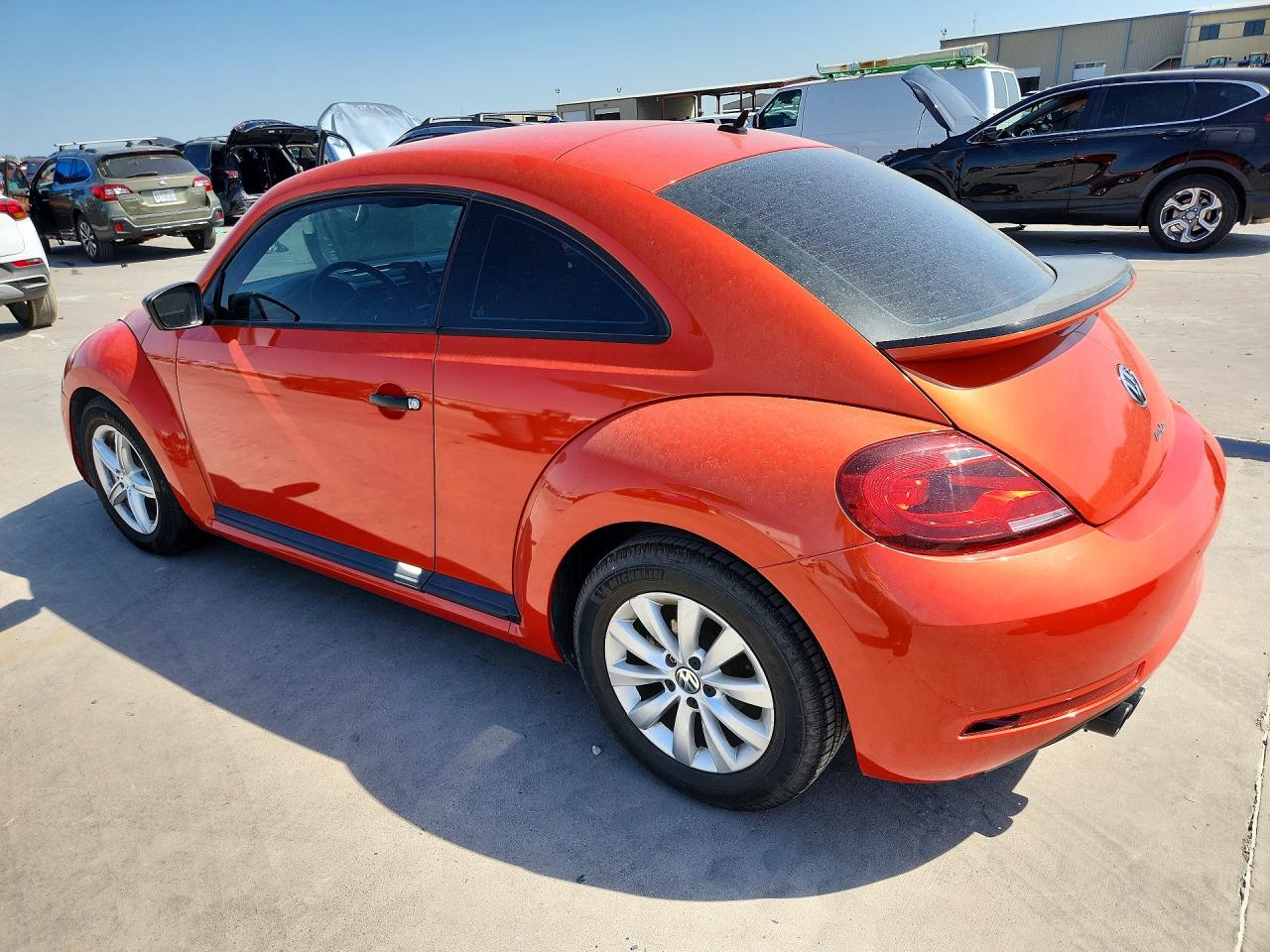 2018 VOLKSWAGEN BEETLE S — снимка 2