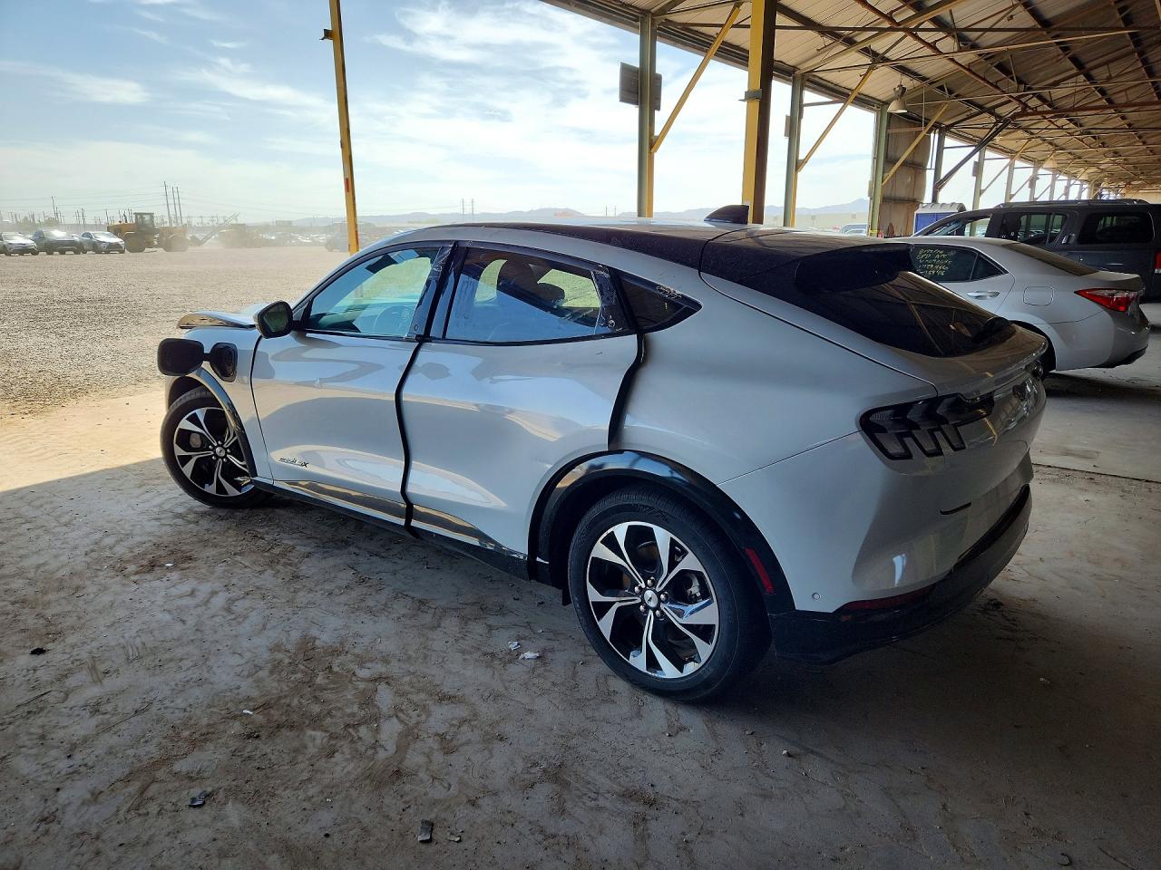 2023 FORD MUSTANG MACH-E PREMIUM — снимка 2