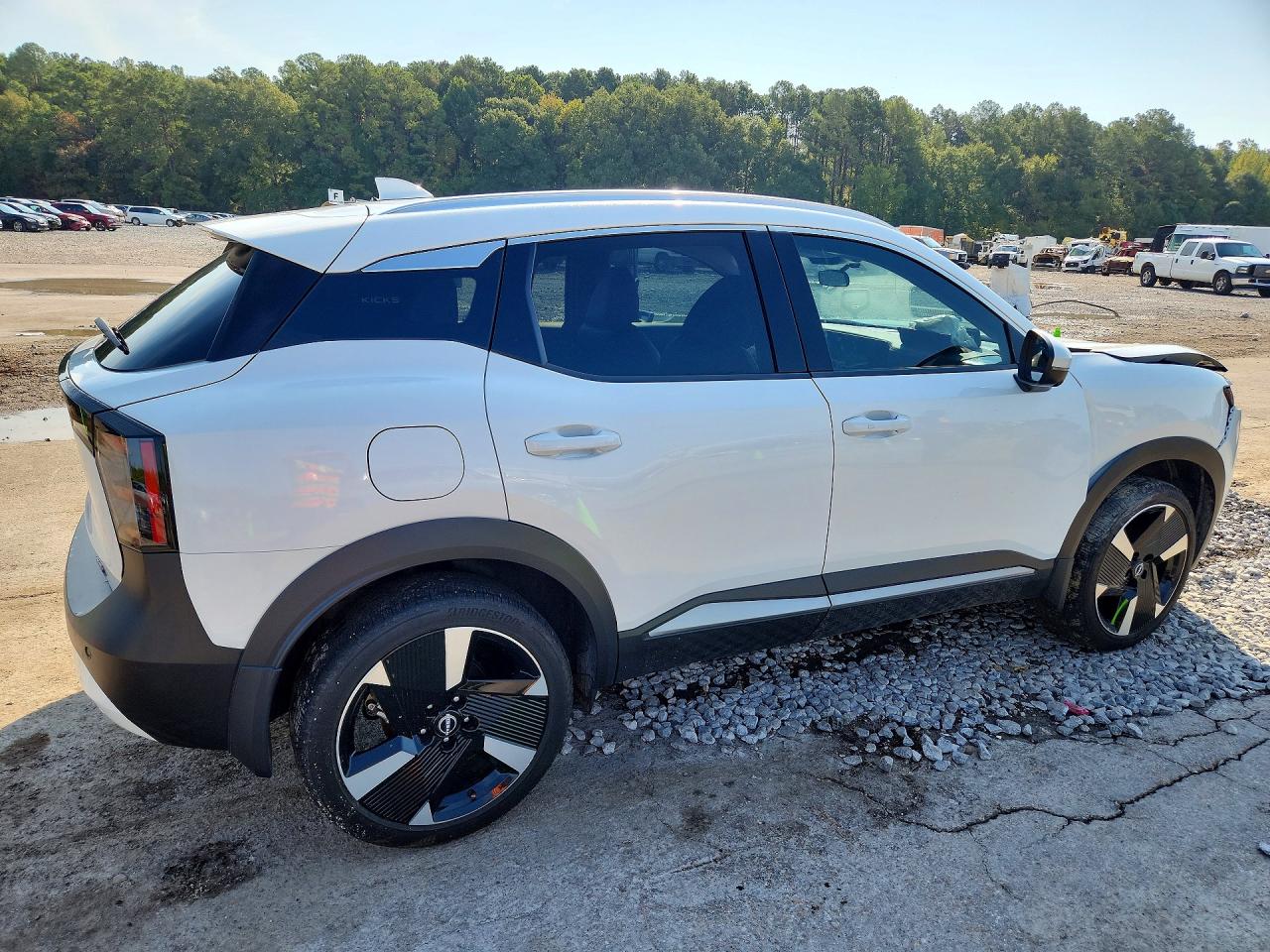 2025 NISSAN KICKS SR — снимка 3