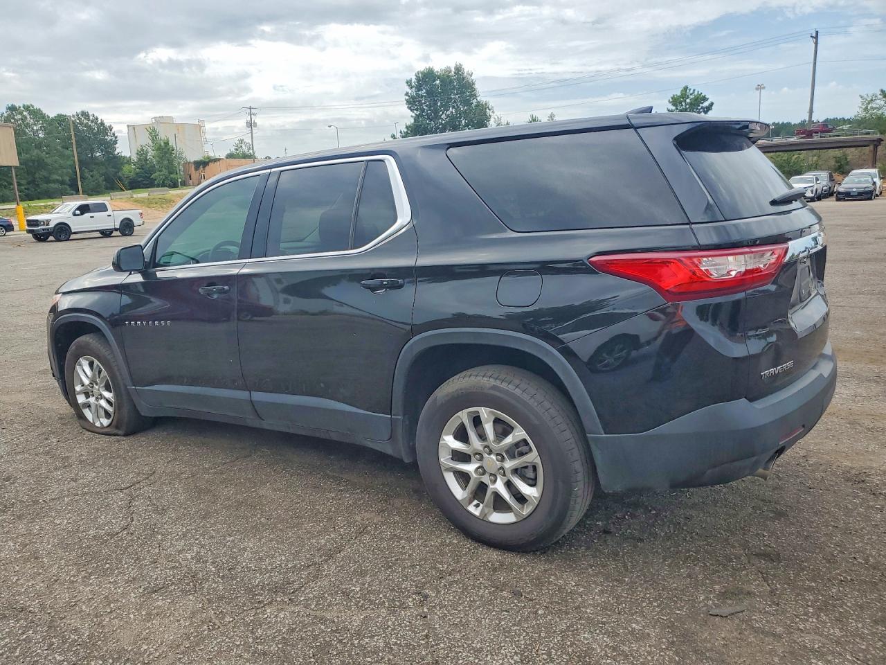 2020 CHEVROLET TRAVERSE LS — снимка 2