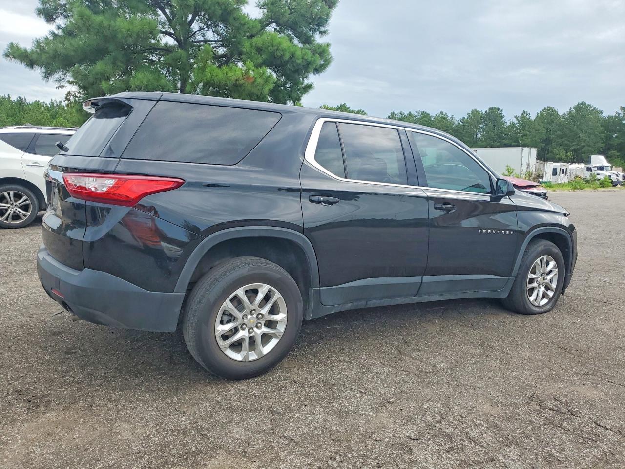 2020 CHEVROLET TRAVERSE LS — снимка 3