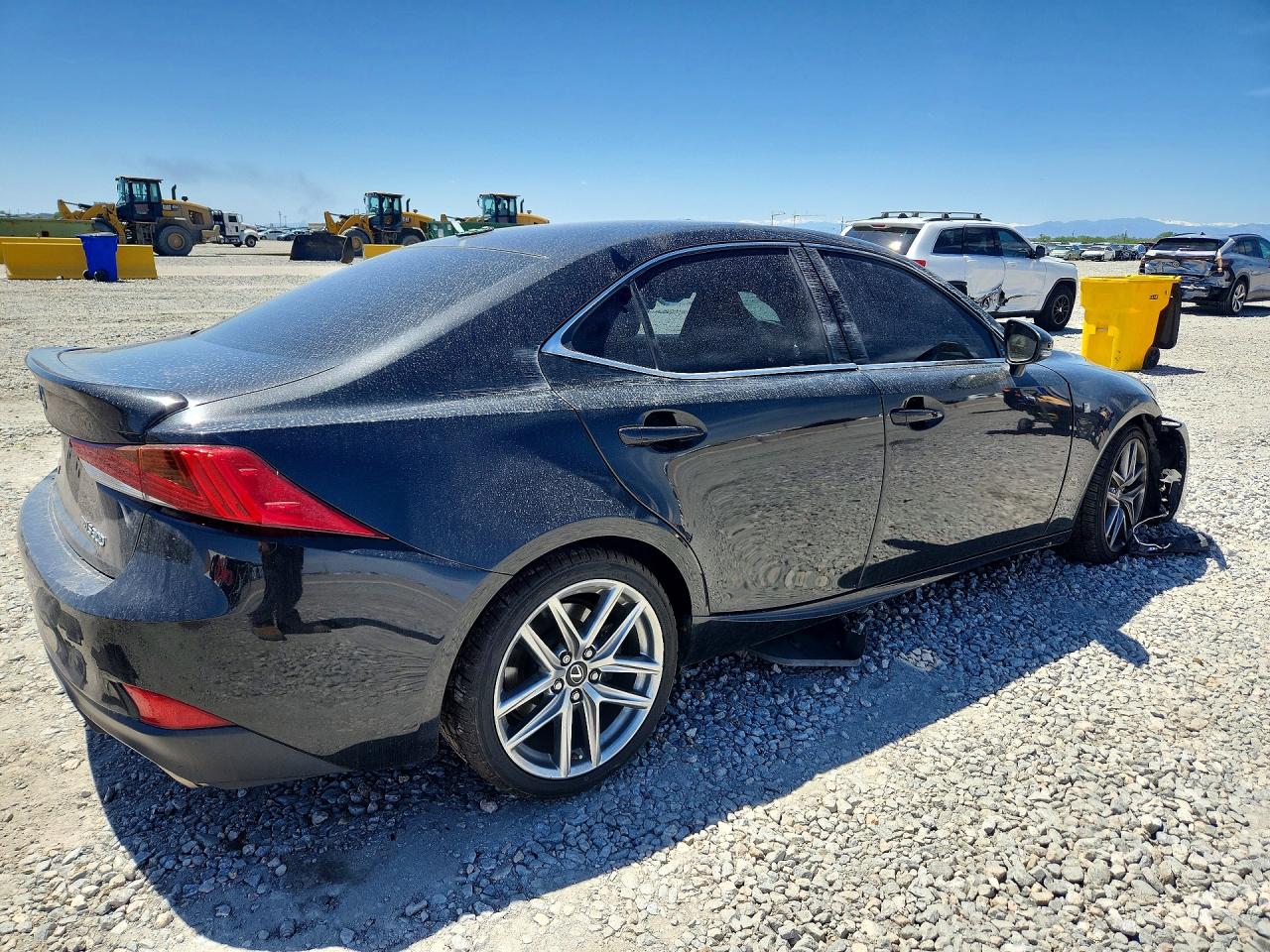 2017 LEXUS IS 300 — снимка 3