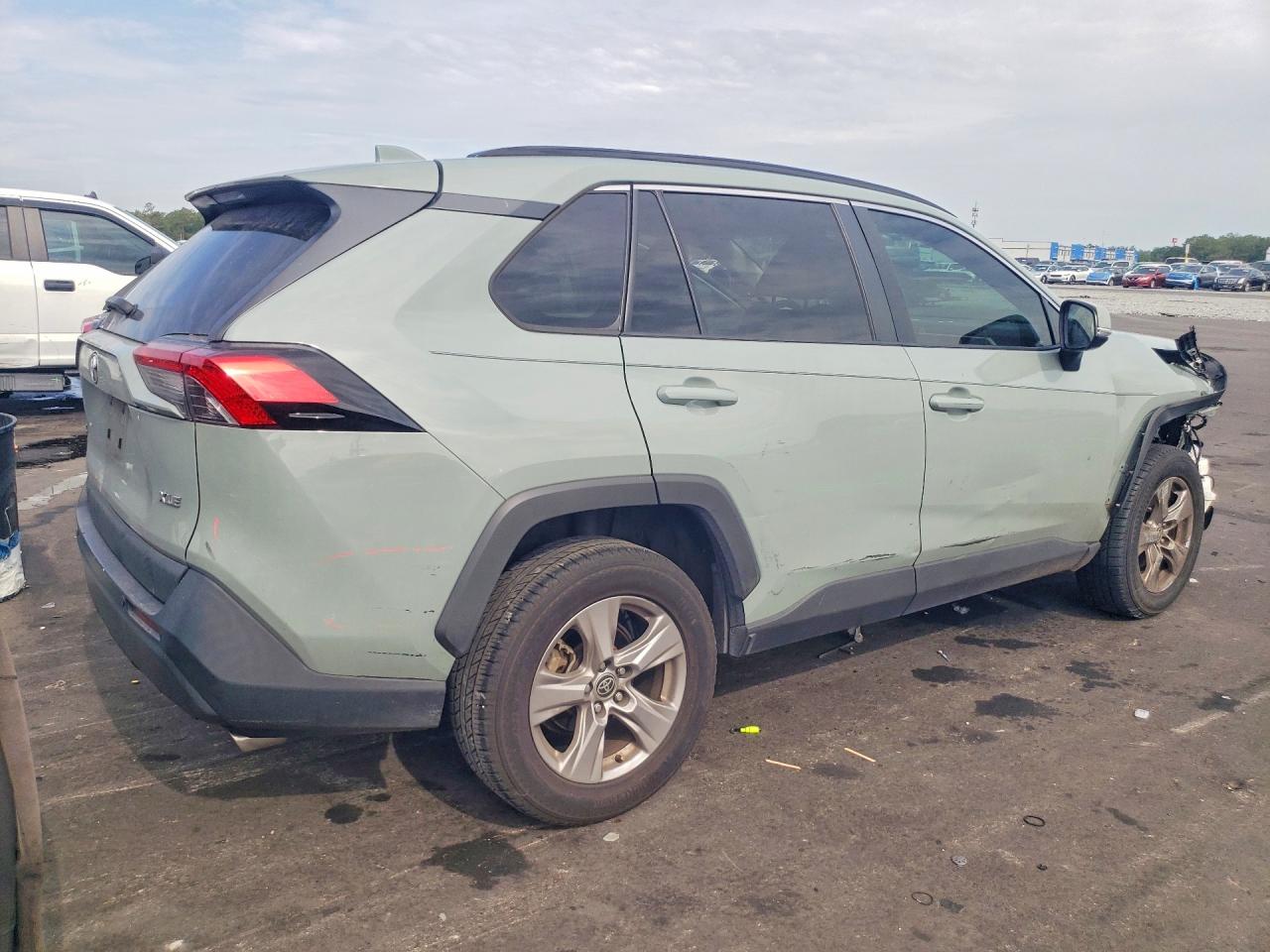 2022 TOYOTA RAV4 XLE — снимка 3