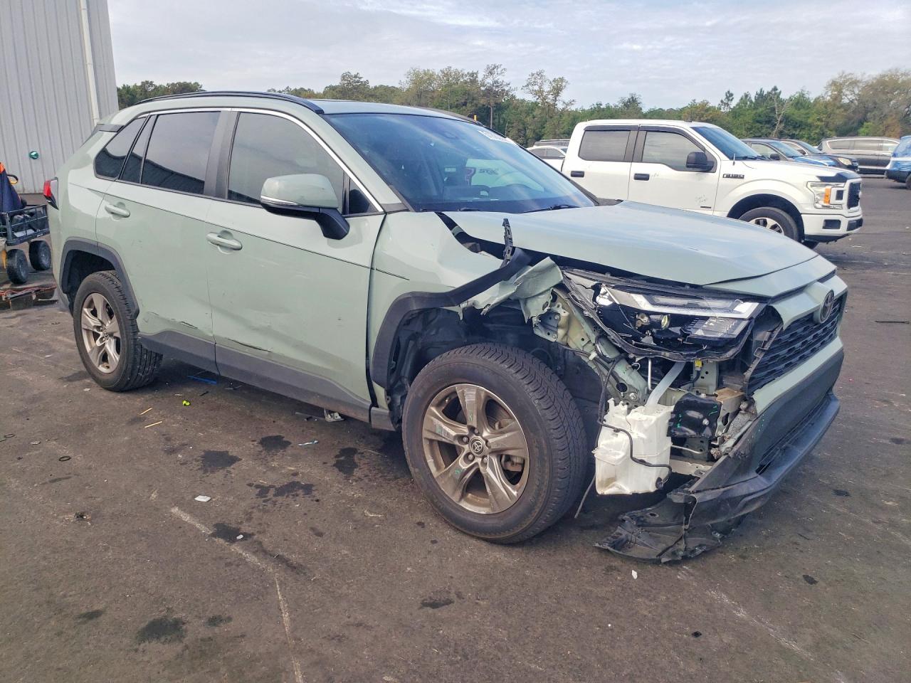 2022 TOYOTA RAV4 XLE — снимка 4