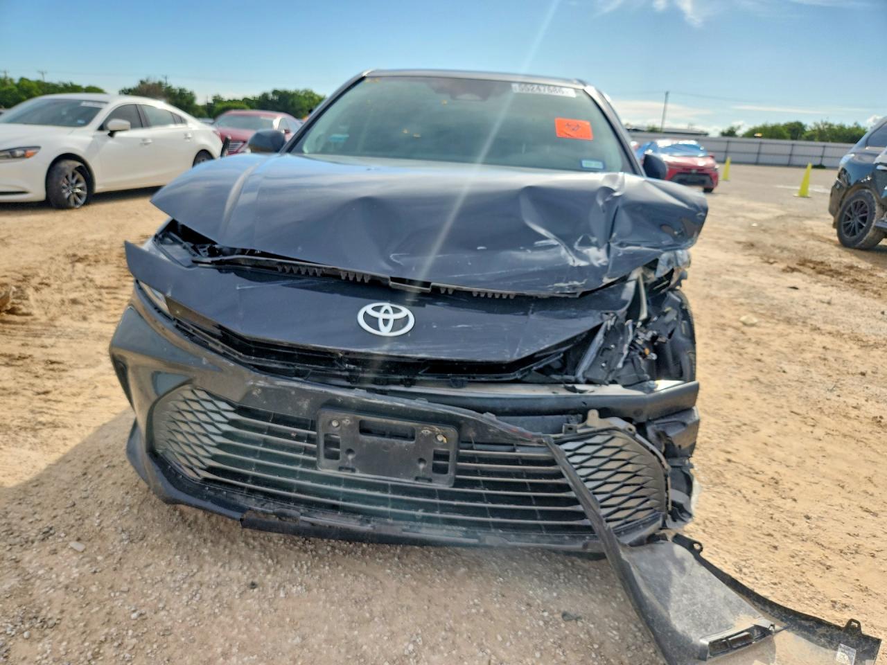 2025 TOYOTA CAMRY XLE — снимка 5