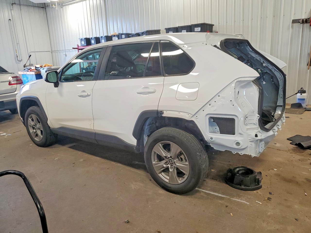 2024 TOYOTA RAV4 XLE — снимка 2