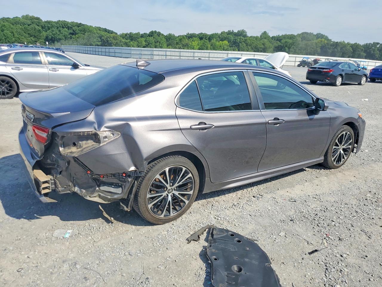 2020 TOYOTA CAMRY SE — снимка 3