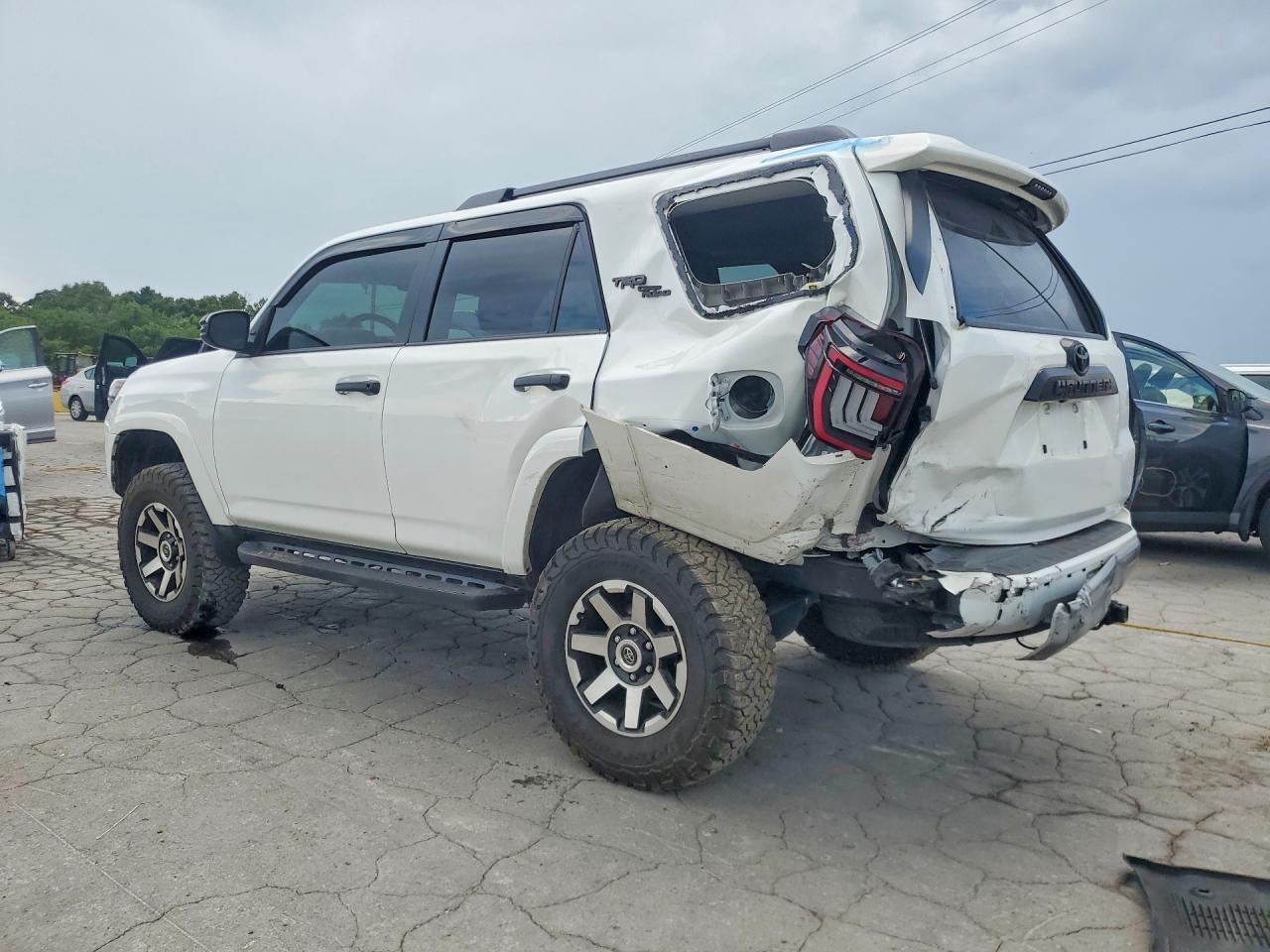 2024 TOYOTA 4RUNNER TRD OFF-ROAD PREMIUM — снимка 2
