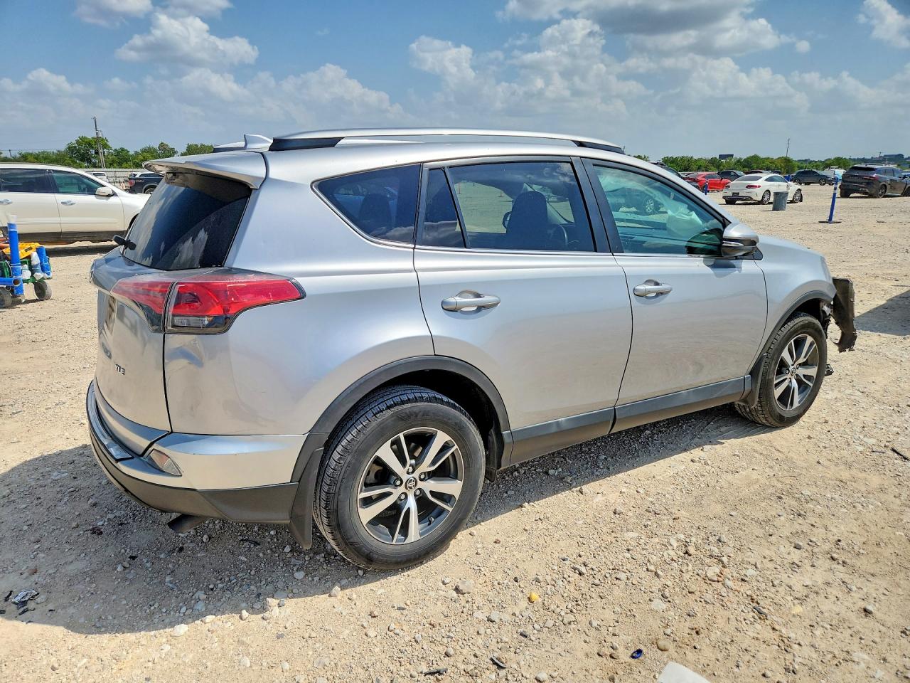 2017 TOYOTA RAV4 XLE — снимка 3
