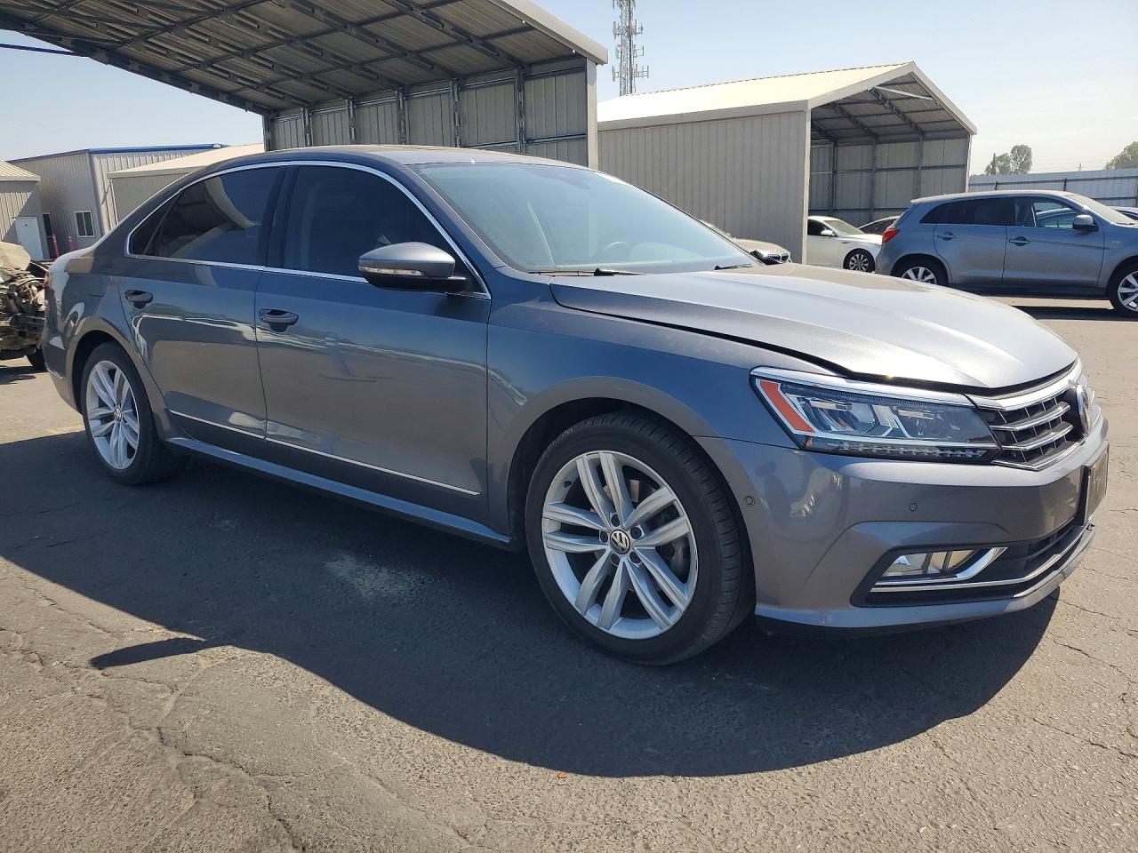 2018 VOLKSWAGEN PASSAT SEL PREMIUM — снимка 4