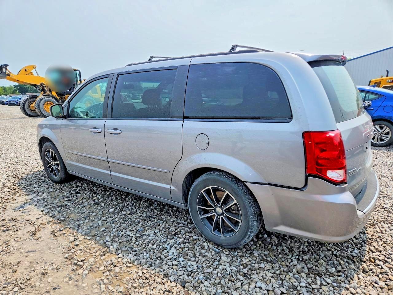 2017 DODGE GRAND CARAVAN GT — снимка 2