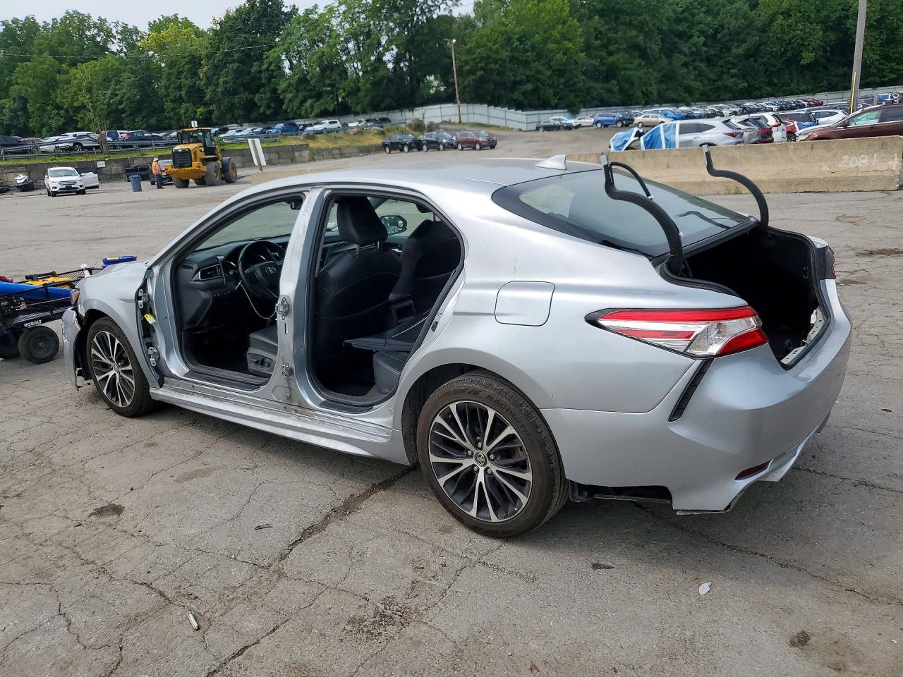 2020 TOYOTA CAMRY SE — снимка 2
