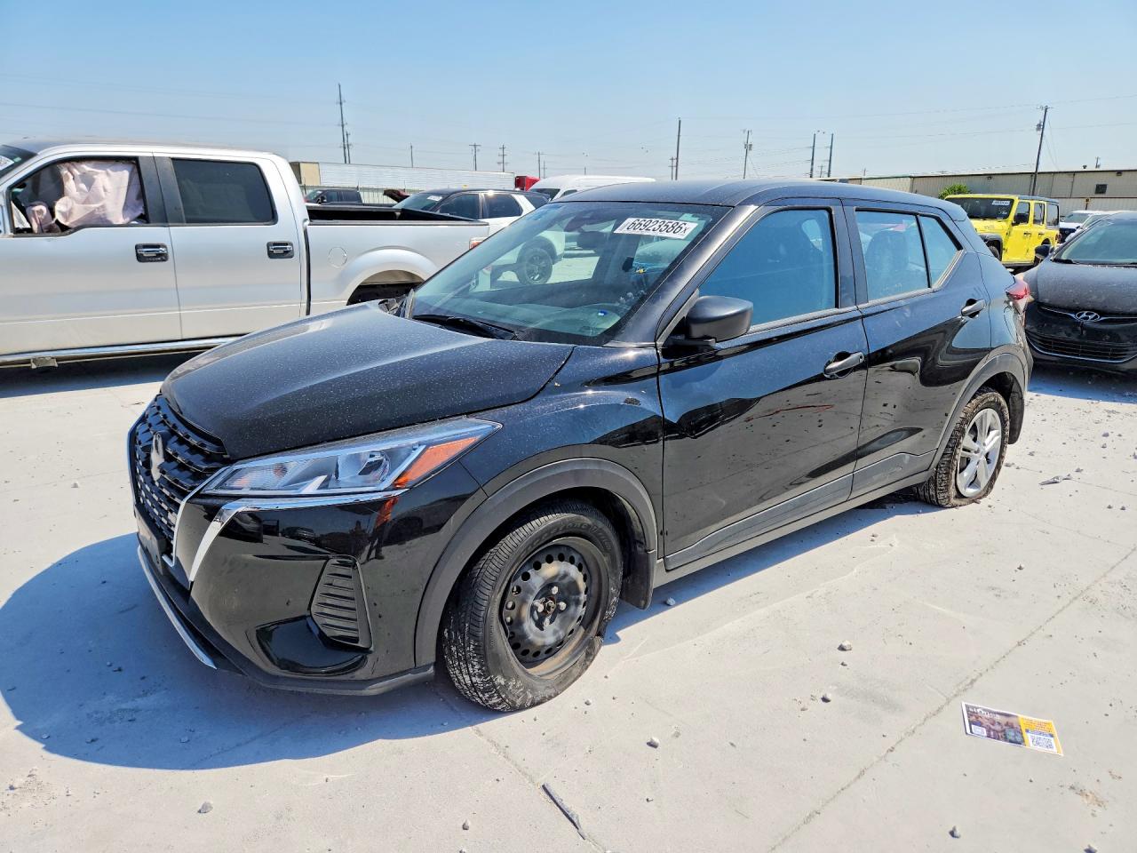 2024 NISSAN KICKS S