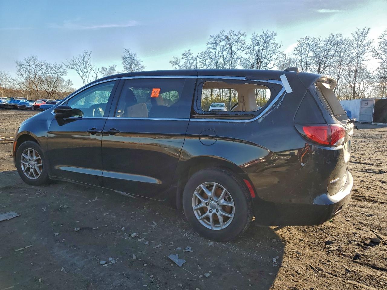 2024 CHRYSLER VOYAGER LX — снимка 2