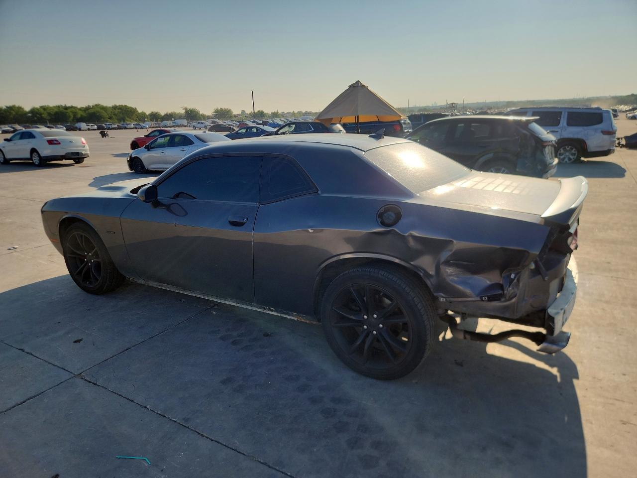 2016 DODGE CHALLENGER R/T — снимка 2