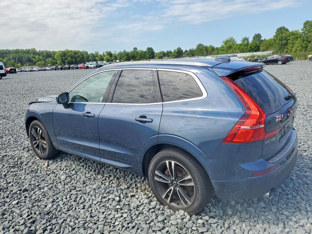 2020 VOLVO XC60 T5 MOMENTUM — снимка 2
