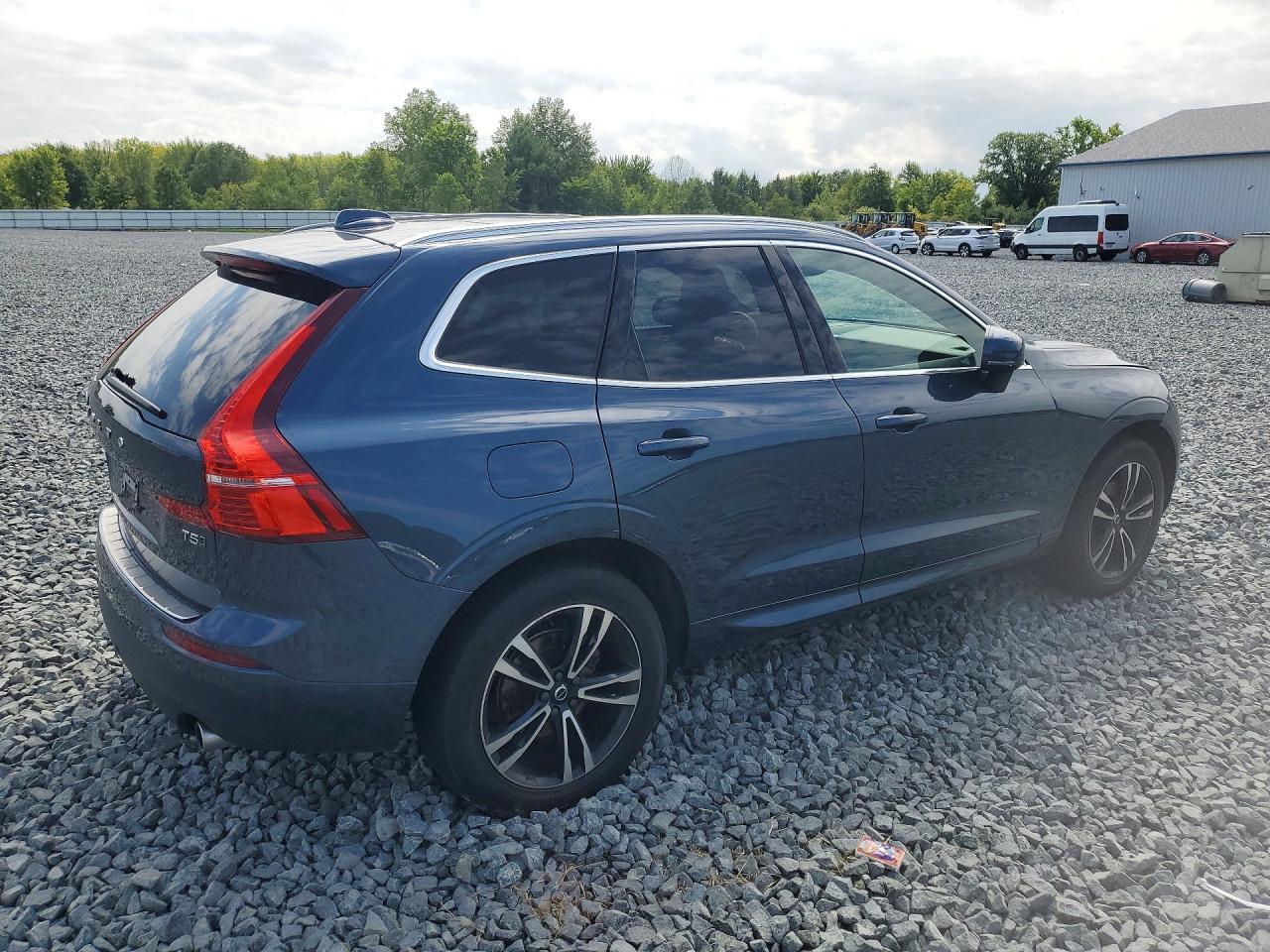 2020 VOLVO XC60 T5 MOMENTUM — снимка 3