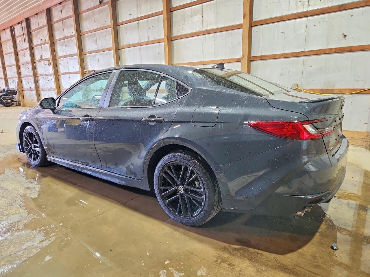 2025 TOYOTA CAMRY SE — снимка 2