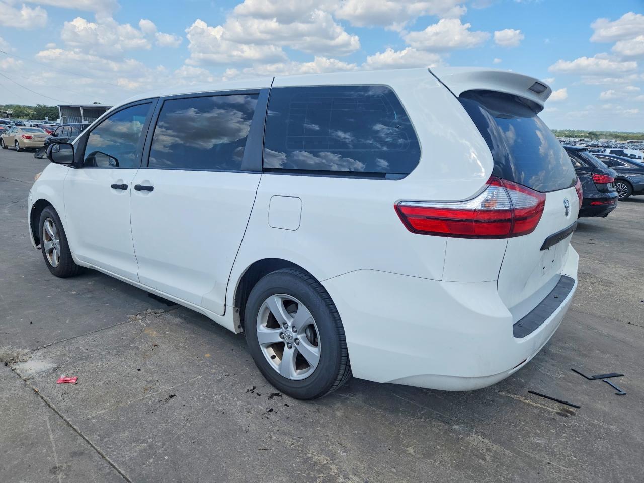 2015 TOYOTA SIENNA L 7-PASSENGER — снимка 2