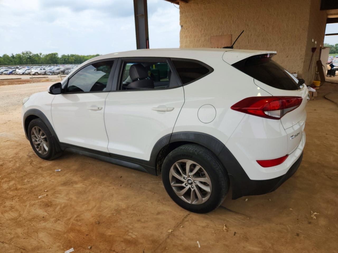2016 HYUNDAI TUCSON SE — снимка 2