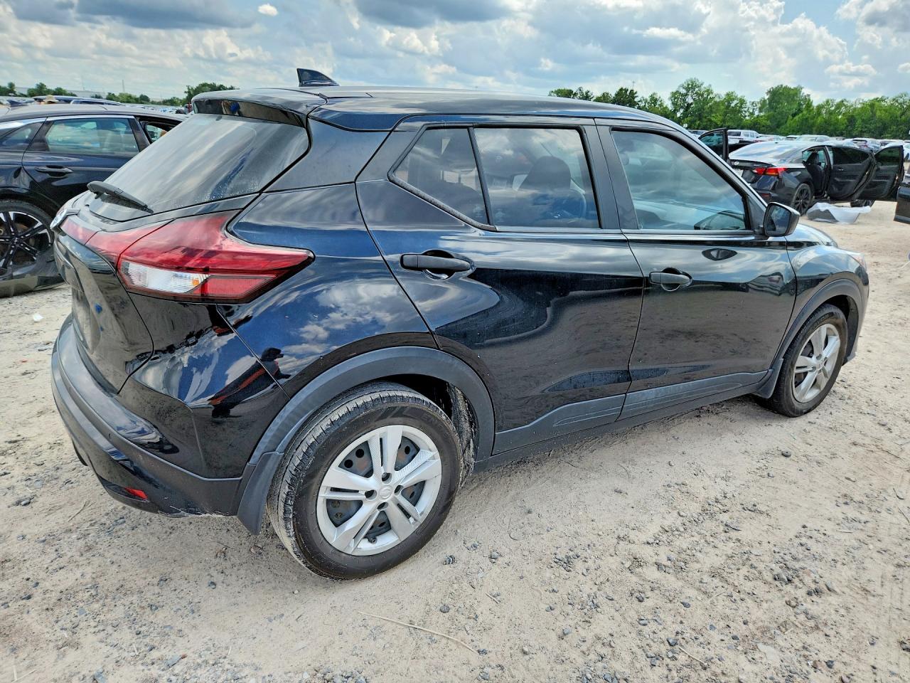 2021 NISSAN KICKS S — снимка 3