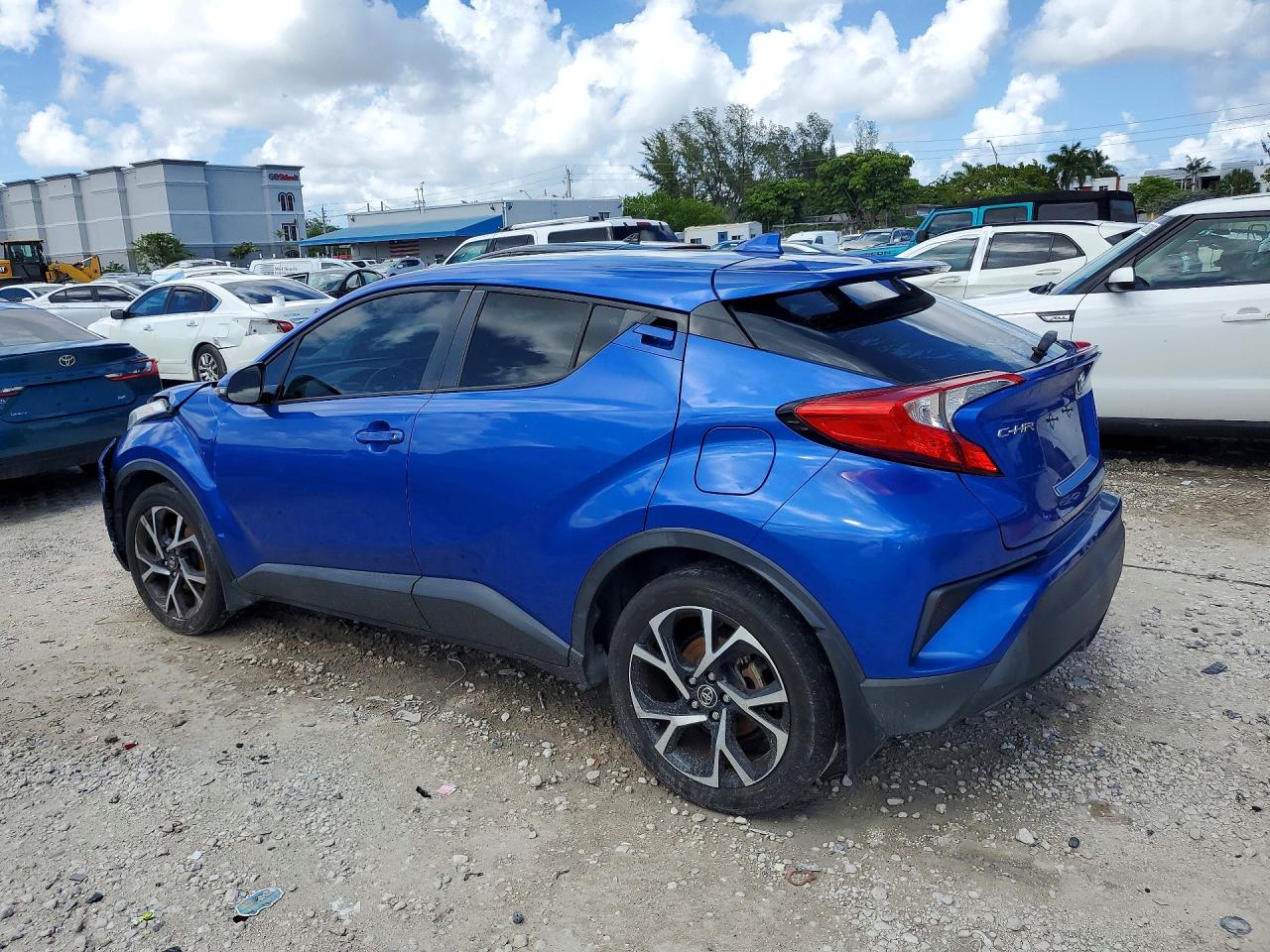 2018 TOYOTA C-HR XLE — снимка 2