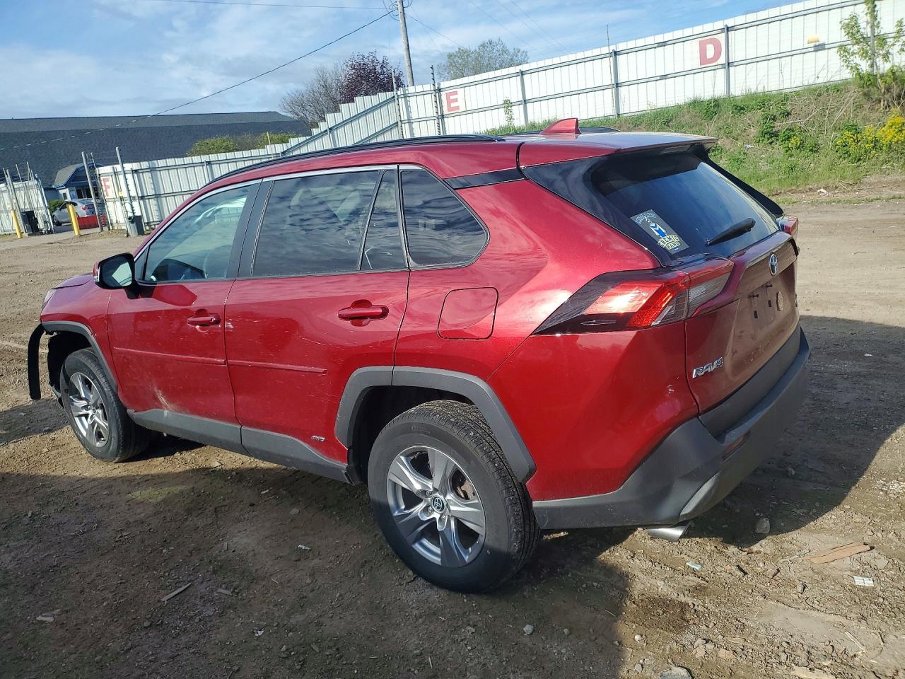 2022 TOYOTA RAV4 XLE — снимка 2