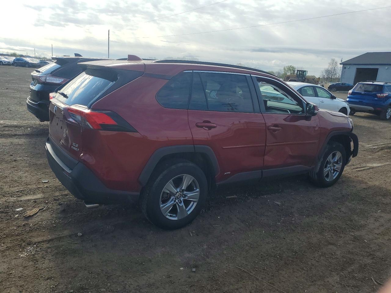 2022 TOYOTA RAV4 XLE — снимка 3
