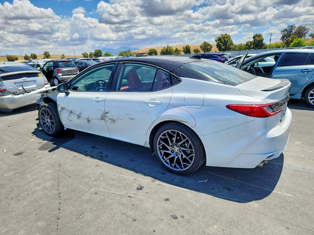 2025 TOYOTA CAMRY XSE — снимка 2