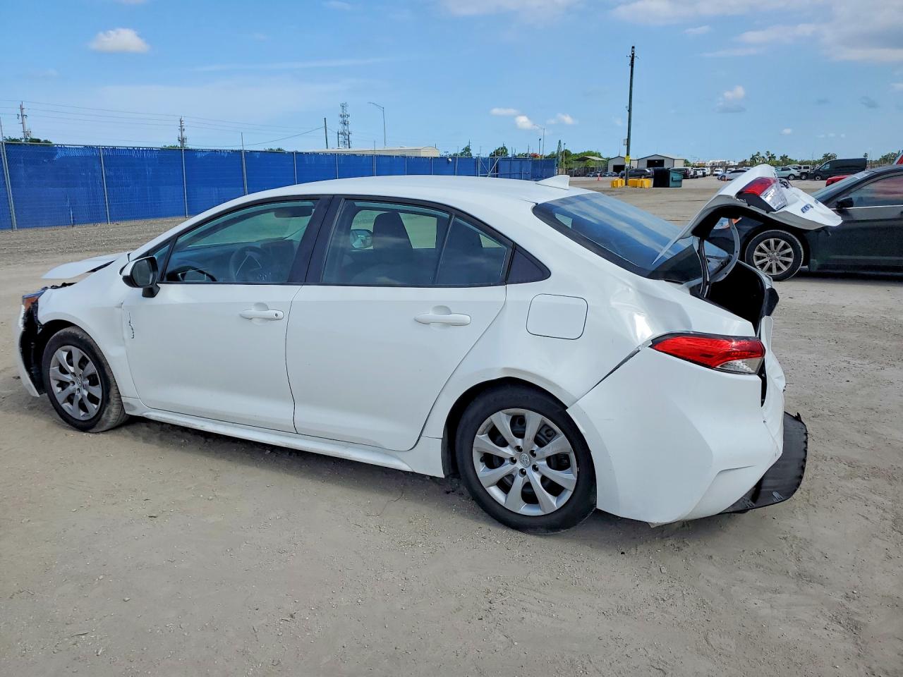 2024 TOYOTA COROLLA LE — снимка 2