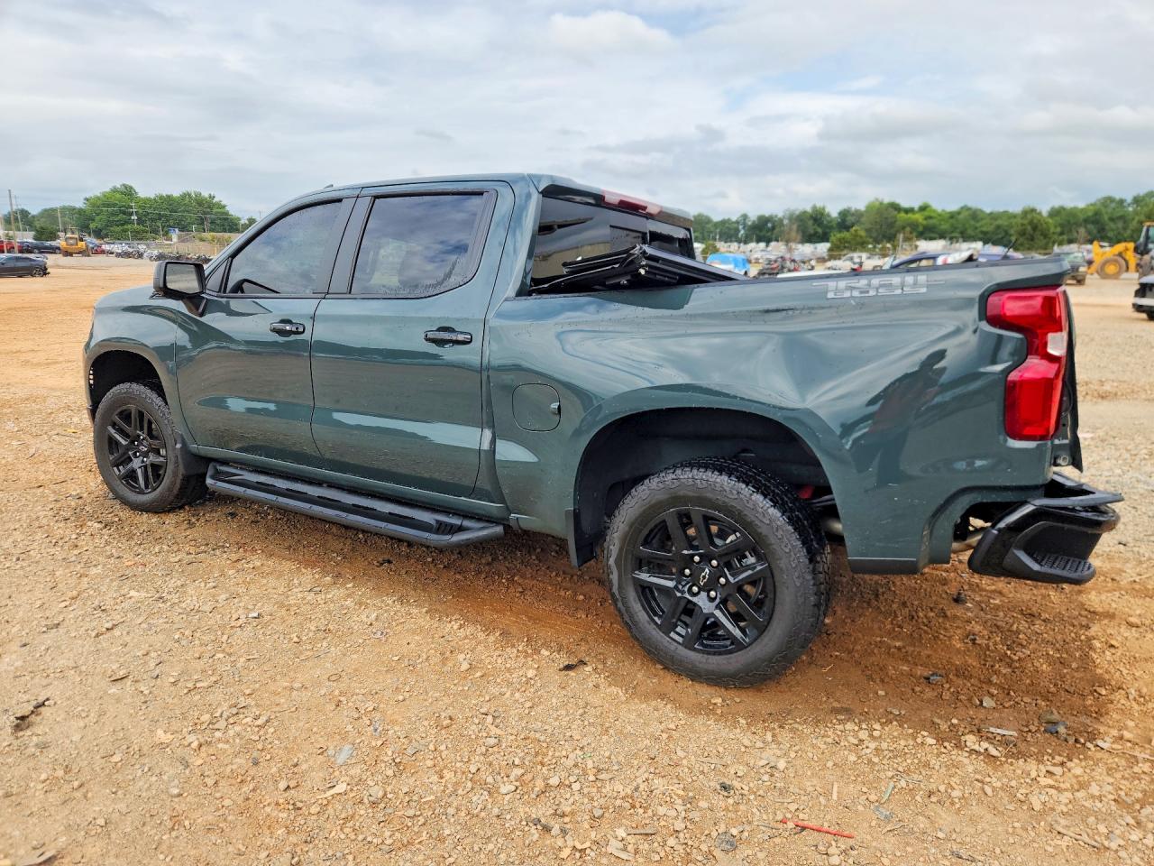 2026 CHEVROLET SILVERADO K1500 LT TRAIL BOSS — снимка 2