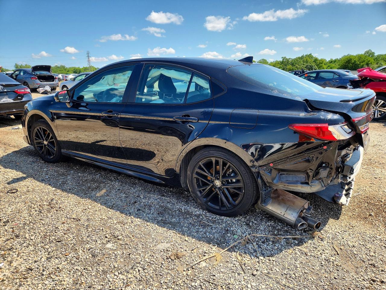 2025 TOYOTA CAMRY SE — снимка 2