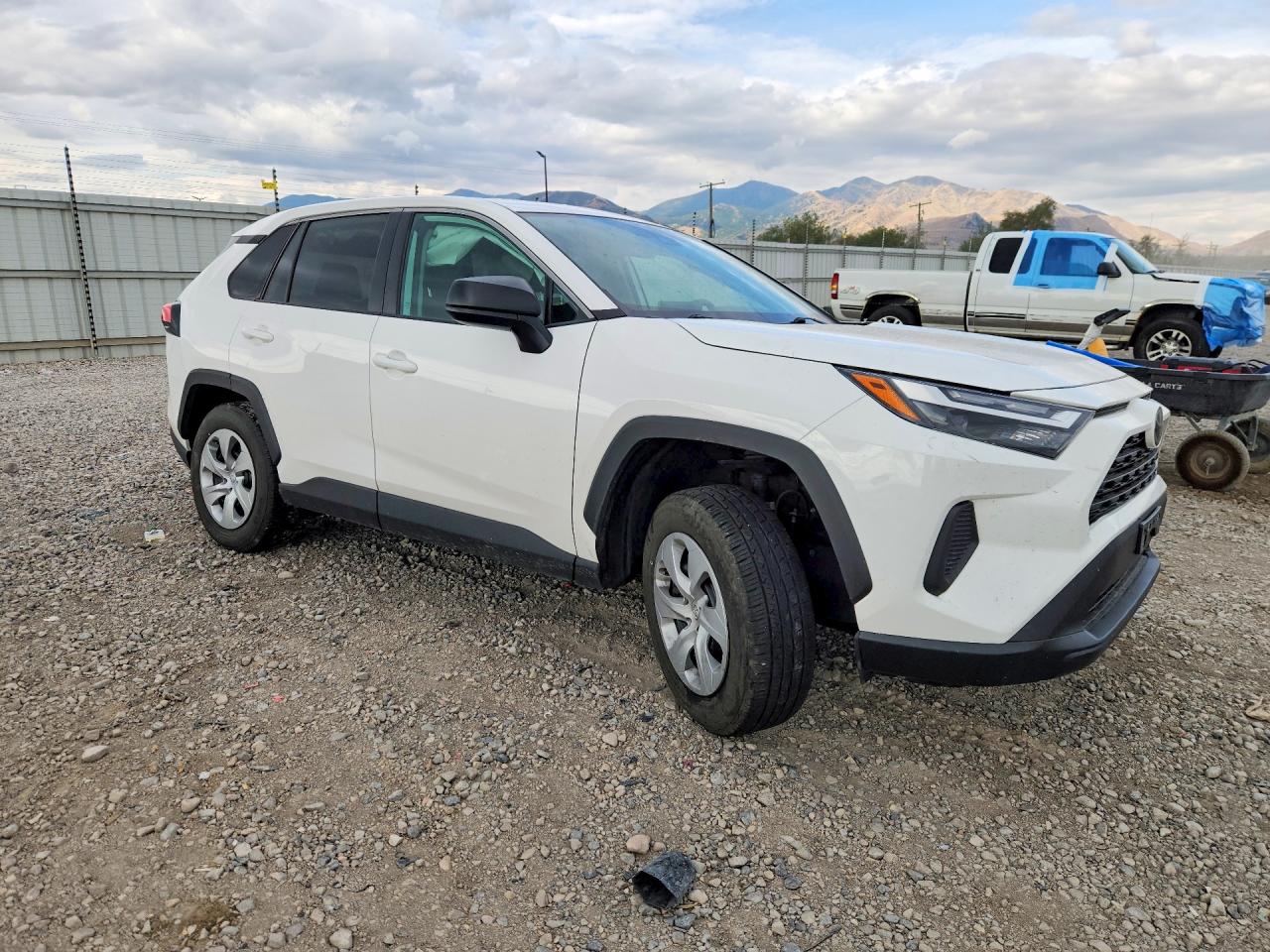 2023 TOYOTA RAV4 LE — снимка 4