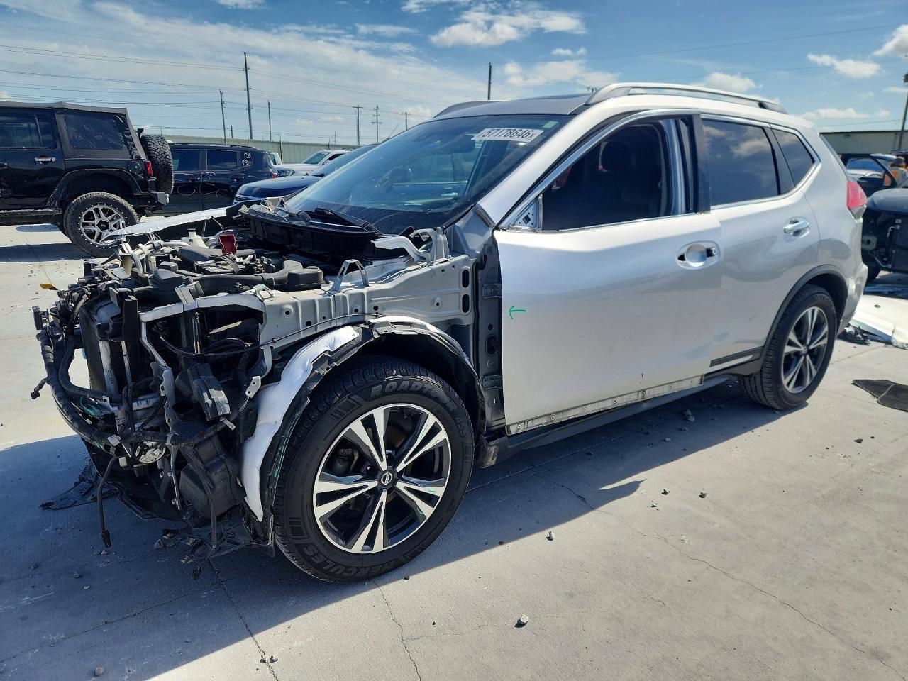 2017 NISSAN ROGUE SL