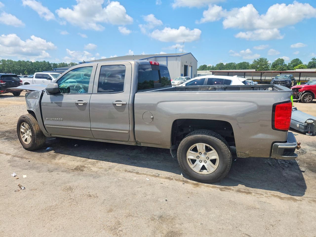 2017 CHEVROLET SILVERADO C1500 LT — снимка 2