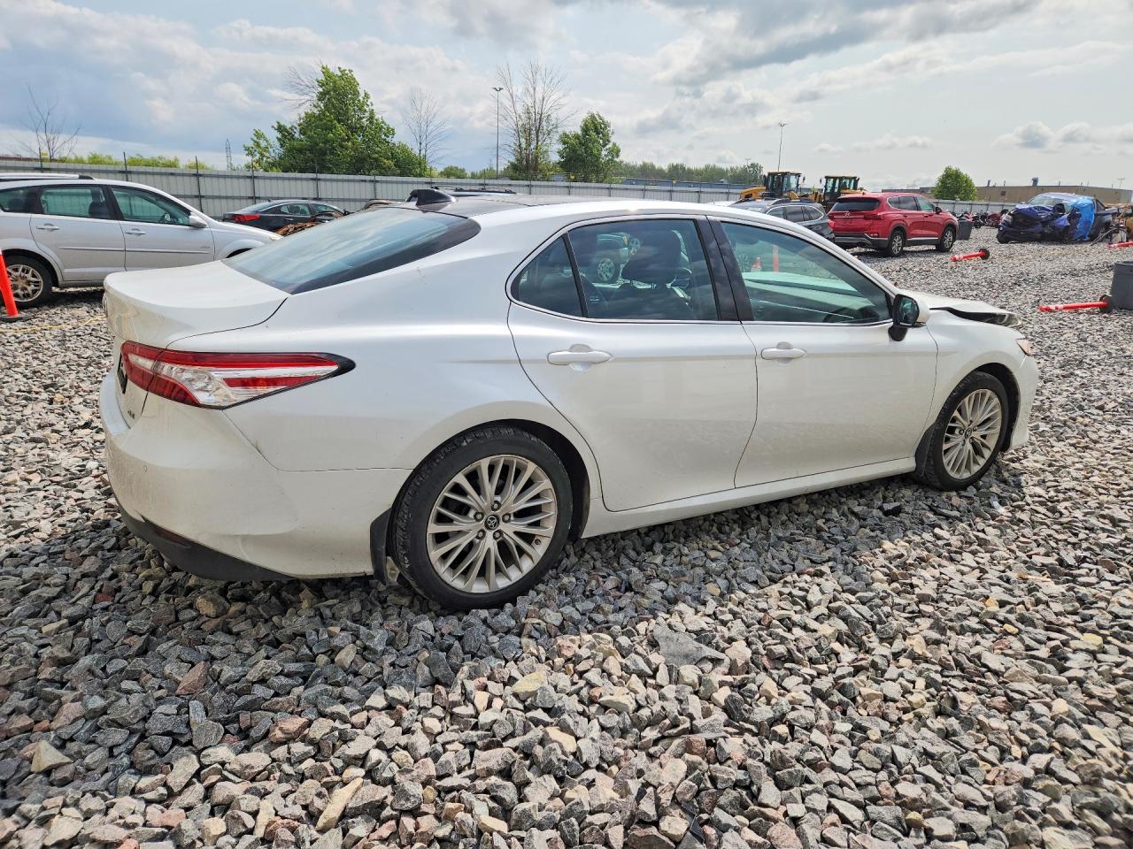 2018 TOYOTA CAMRY XLE — снимка 3