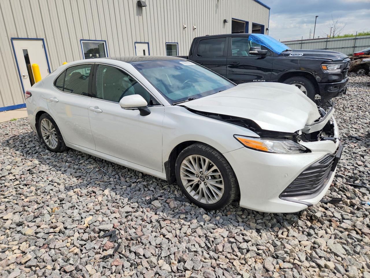 2018 TOYOTA CAMRY XLE — снимка 4