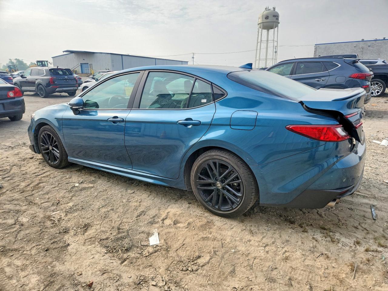 2025 TOYOTA CAMRY SE — снимка 2