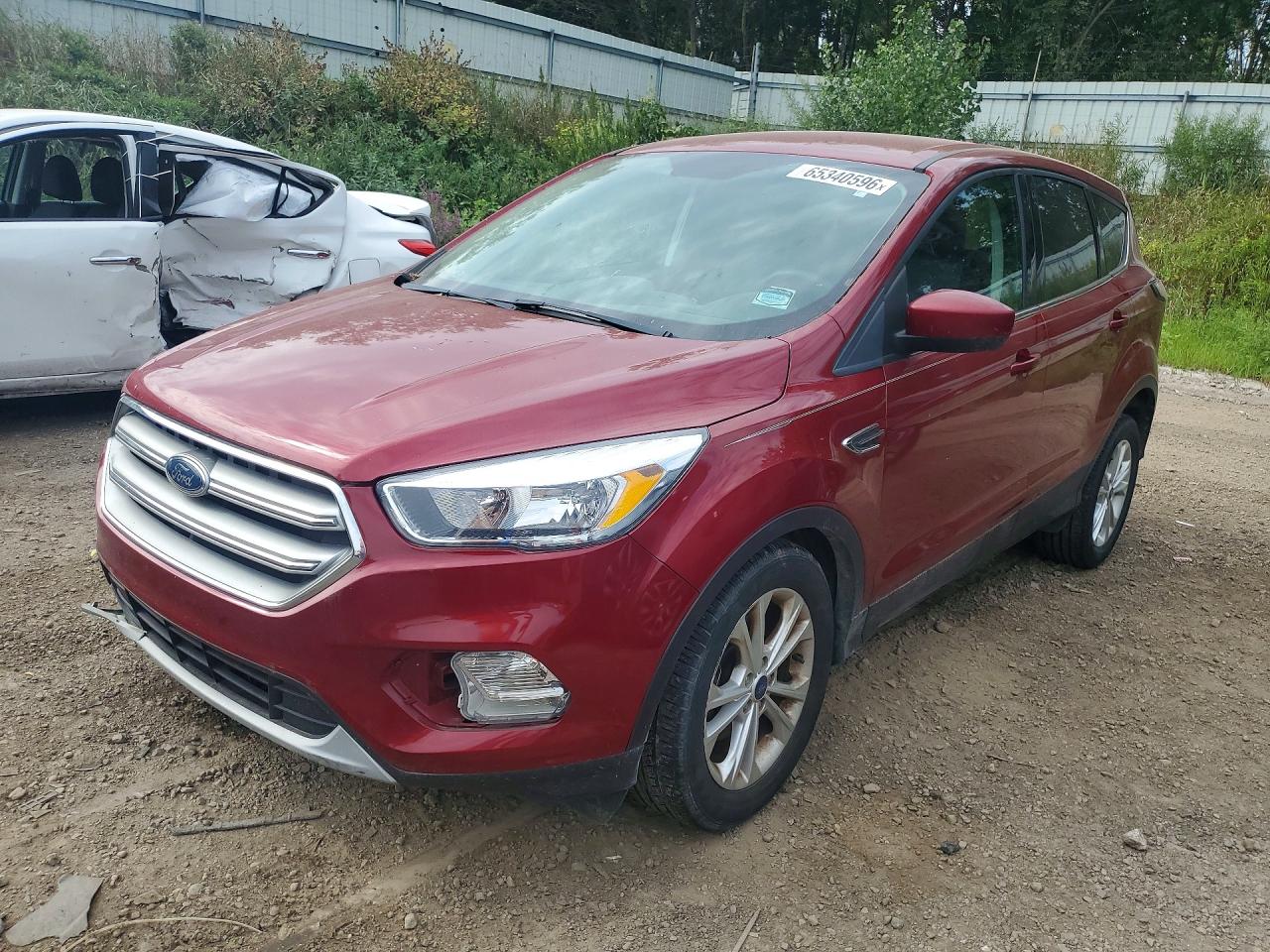 2017 FORD ESCAPE SE