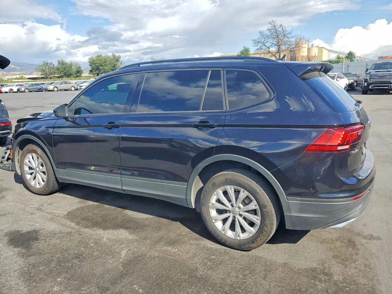 2020 VOLKSWAGEN TIGUAN S — снимка 2