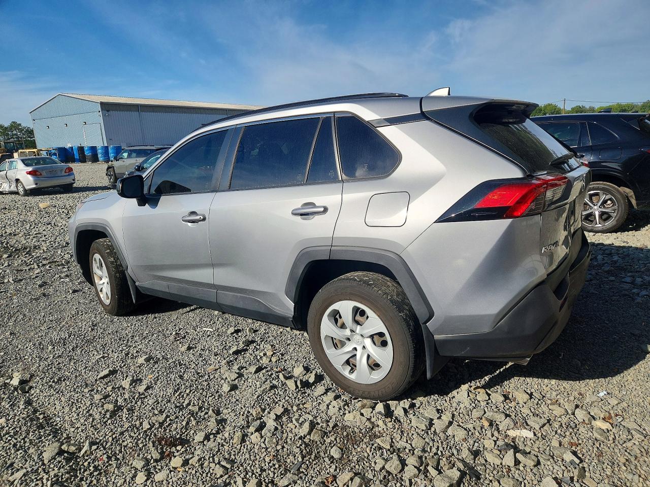 2020 TOYOTA RAV4 LE — снимка 2
