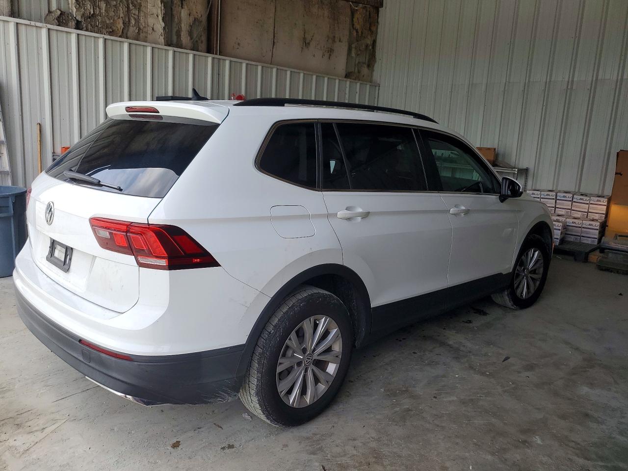 2019 VOLKSWAGEN TIGUAN SE/SEL/SEL R-LINE JET-BLACK/SEL R-LINE — снимка 3